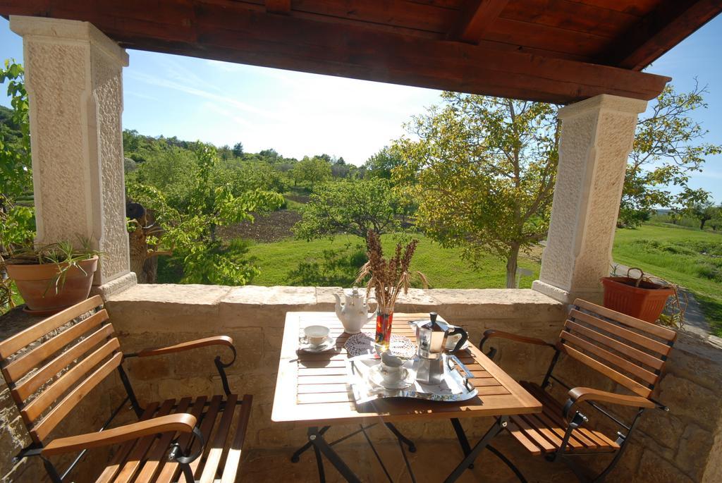 Villa Angela E Giovanni Vižinada Kamer foto